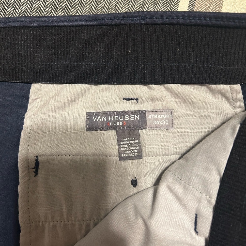 Men’s Van Heusen navy straight size 34x30 dress pants - Picture 3 of 7